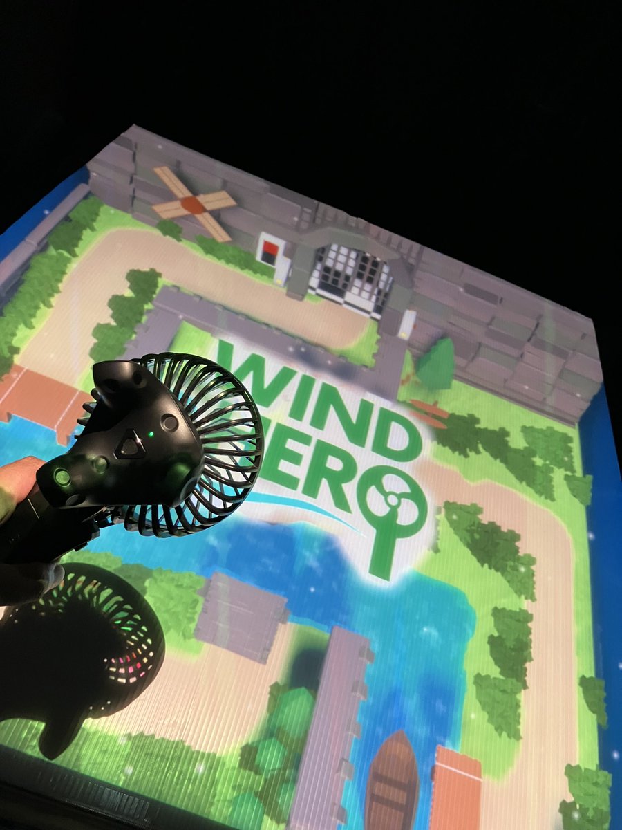 noguo_'s tweet photo. WIND HEROもプレイ!ハンディ扇風機でモンスターを吹き飛ばして勇者を守るゲーム
日常で使う道具がゲームに影響を与える少し不思議な感覚が楽しい!
#makectrl #BitSummit https://t.co/yoFrquhezL