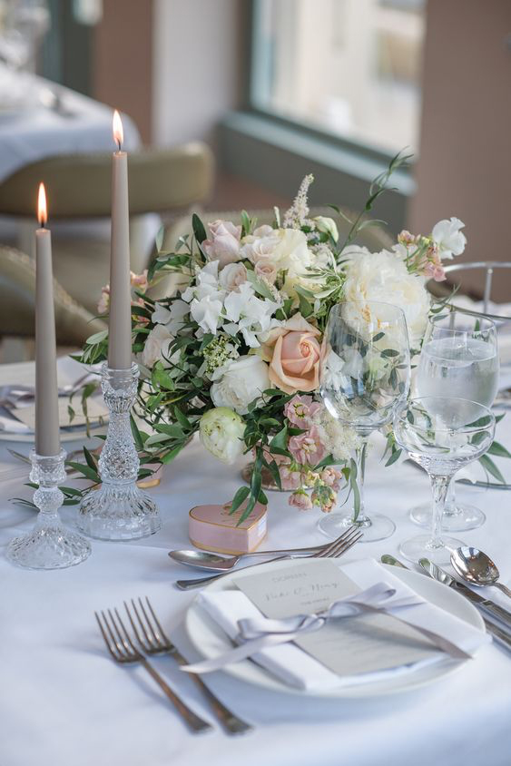 Elegant Babbington House Wedding Centrepiece – Shop The Look bit.ly/2MPWLto