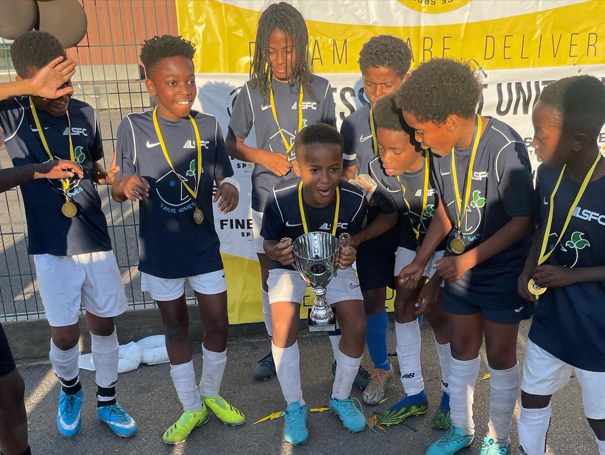 LSFC__'s tweet image. I think we can go as far as saying there aren’t many grassroots teams out there that can do what our LSFC U10’s have done in 2021-2022

Unbeaten league winners &amp;amp; 10/10 summer tournaments = finalists with 8 wins ⚽️❤️

#WEARELSFC