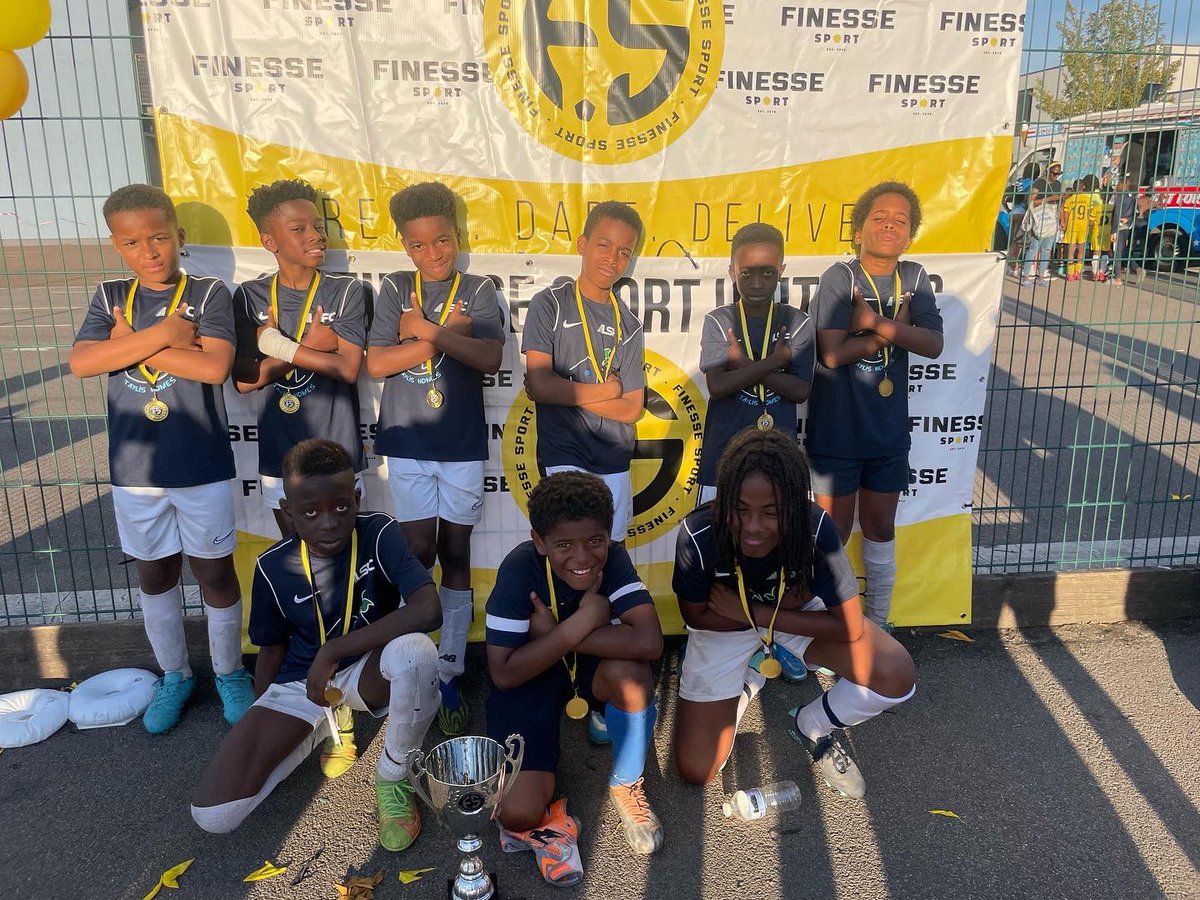 LSFC__'s tweet image. I think we can go as far as saying there aren’t many grassroots teams out there that can do what our LSFC U10’s have done in 2021-2022

Unbeaten league winners &amp;amp; 10/10 summer tournaments = finalists with 8 wins ⚽️❤️

#WEARELSFC