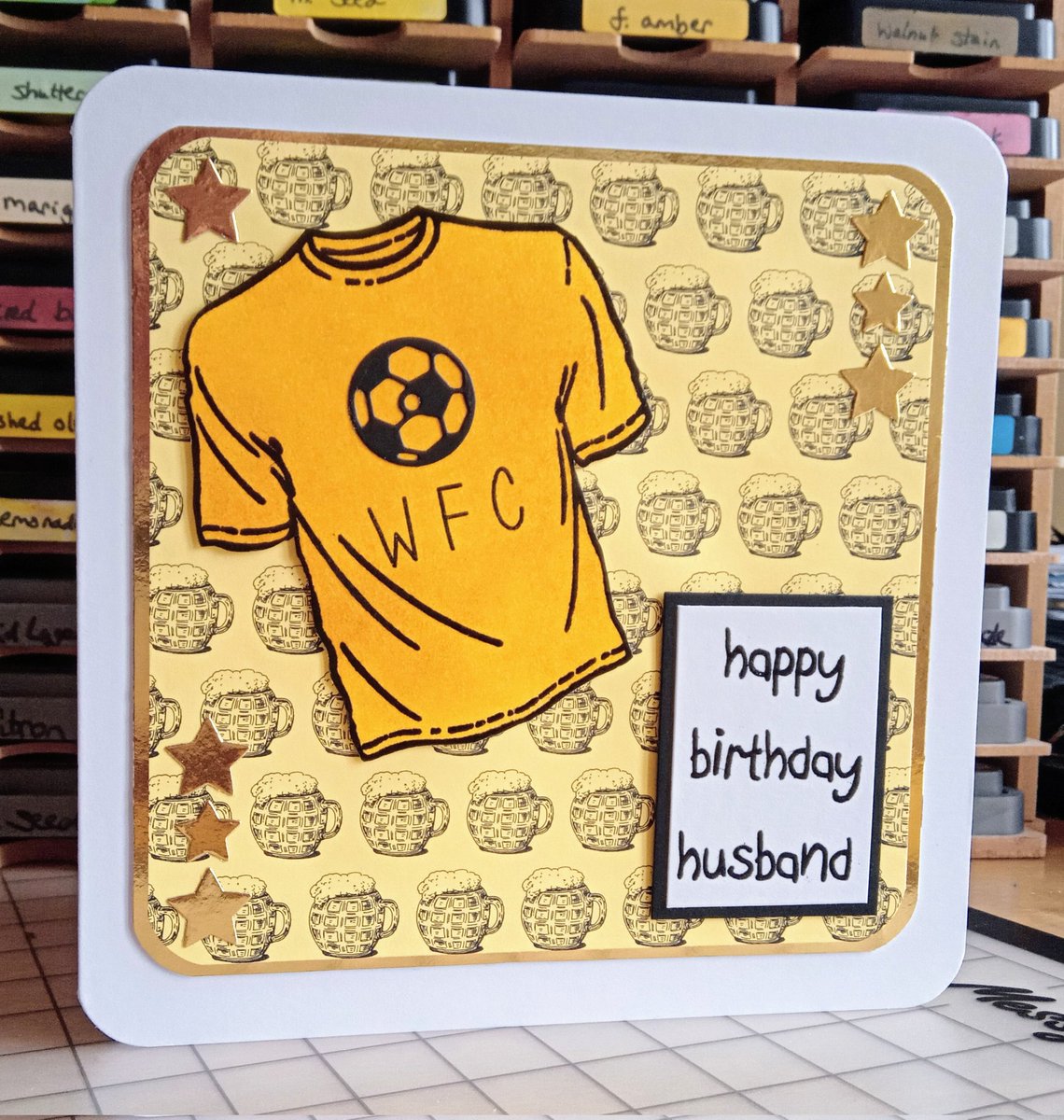 by_maxine's tweet photo. Today I'm sharing a bespoke card made for a recent order.
#HandcraftedByMaxineB
#SupportSmallBusiness 
#WFC #Footie #FootballCard #HappyBirthday
#Handmadecardsforsale #VisibleImage https://t.co/FdQ3QDv5Ih