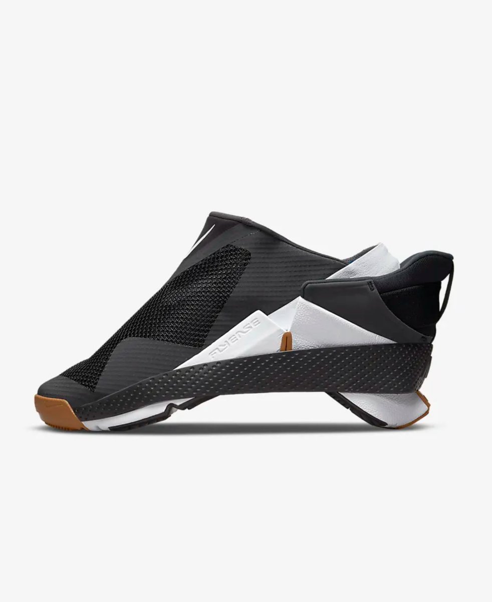 SOLELINKS's tweet image. Ad: Nike Go FlyEase under retail via @nikestore 

$96.97 Black/Anthracite =&amp;gt; bit.ly/3OZMEjO

$100.97 Black/White =&amp;gt; bit.ly/3vLR4E1