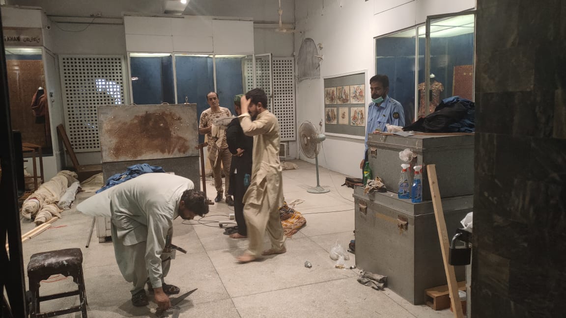 LahoreMuseum's tweet photo. On 7.8.2022 Lahore Museum team is working for establishment of a new gallery. Director Lahore Museum Mr. Ijaz Ahmed Minhas is supervising the display work. Well done Team Lahore Museum.
#tourismdepartment #CMpunjabofficial #ChiefSecretaryPunjab #Lahore #Museum #ExploreLahore https://t.co/MWN6ZFkov4
