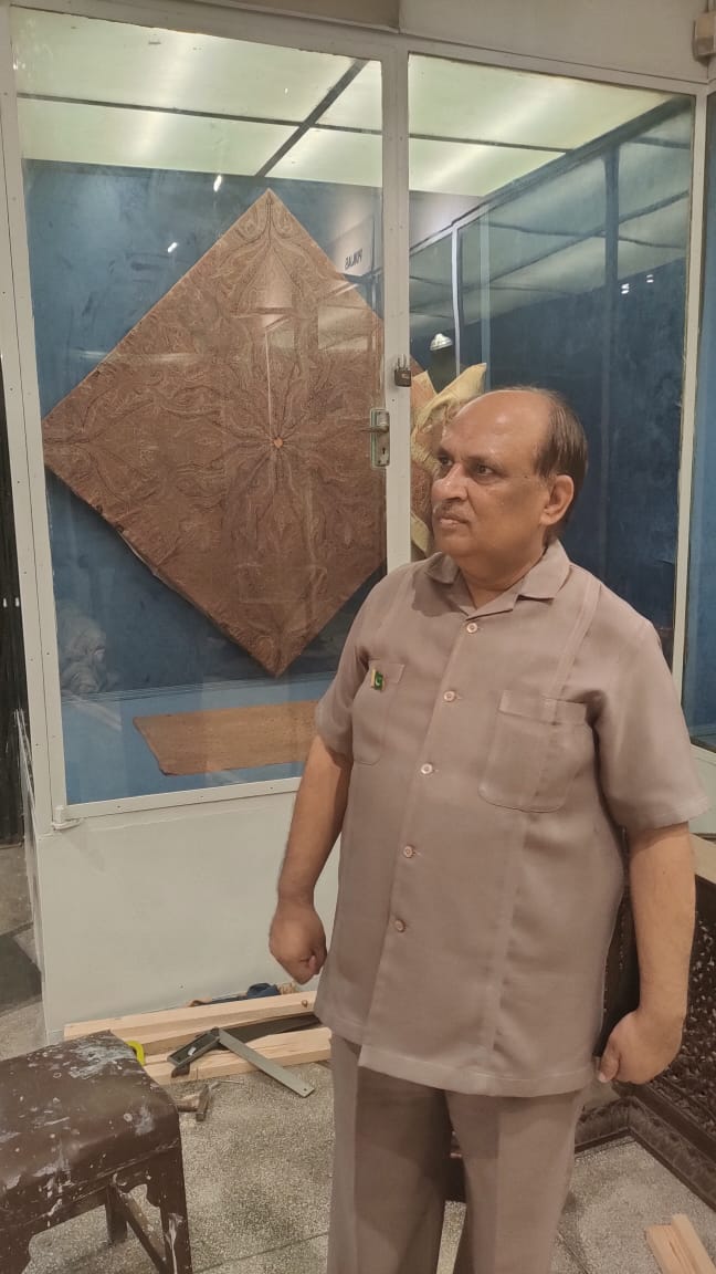 LahoreMuseum's tweet photo. On 7.8.2022 Lahore Museum team is working for establishment of a new gallery. Director Lahore Museum Mr. Ijaz Ahmed Minhas is supervising the display work. Well done Team Lahore Museum.
#tourismdepartment #CMpunjabofficial #ChiefSecretaryPunjab #Lahore #Museum #ExploreLahore https://t.co/MWN6ZFkov4