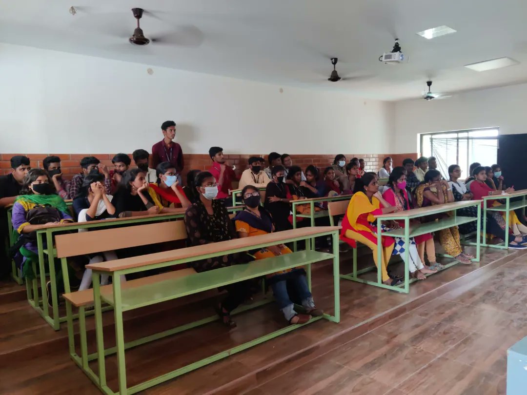 avichi_nss's tweet photo. Avichi College of Arts and Science
 The VISCOM department has screened  the flim கப்பலோட்டிய தமிழன் to commoreate the 150th Birth Anniversary of V.O.CHIDAMBARANAR on 6/8/22.
It has been screened to celebrate the 75 years ofIndependence #Azadikaamritutsav
@NssUnom @nss_tamilnadu https://t.co/WDCD38entO