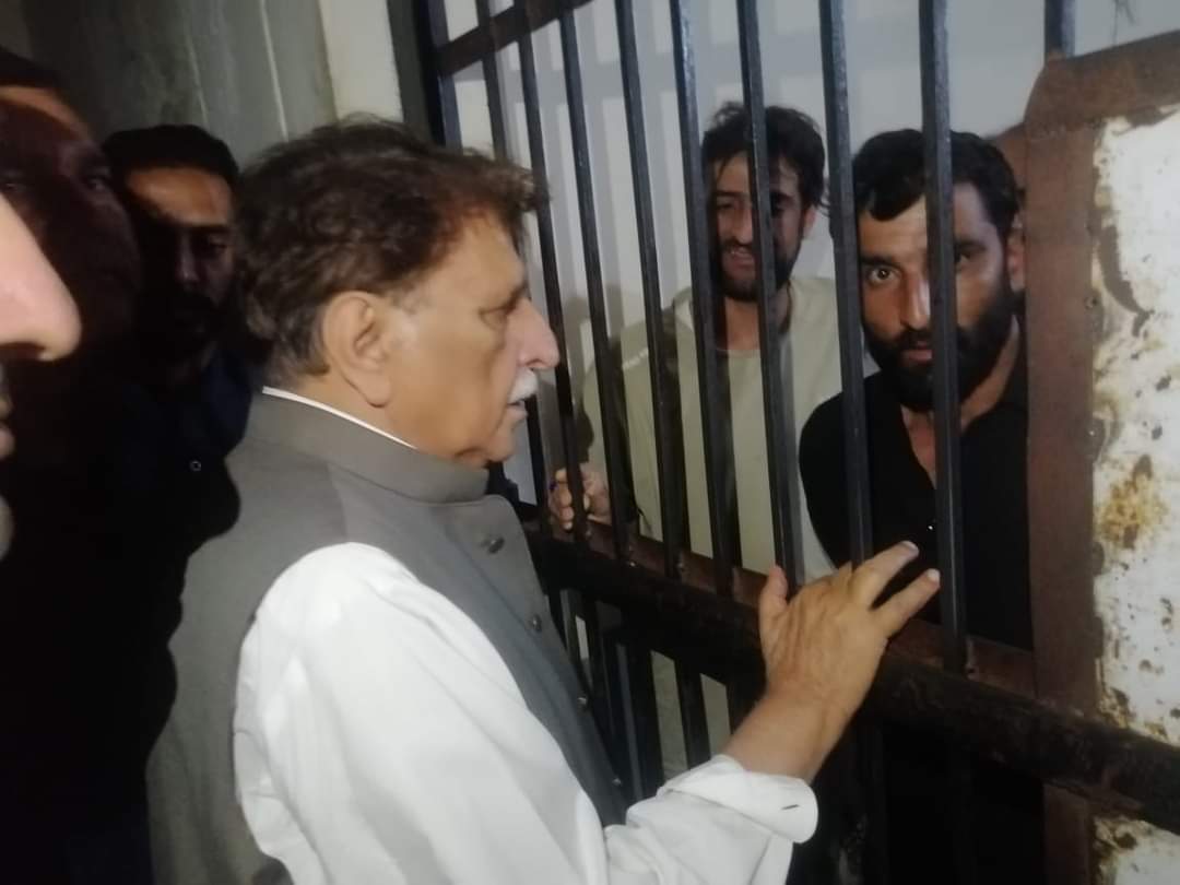 Raja_Aftab1's tweet photo. بریکنگ نیوز 
آل پارٹیز کانفرنس کی پہلی کامیابی  وزیراعظم آزادکشمیر نے پونچھ میں گرفتار تمام مظاہرین کو رہا مقدمات ختم کرنے کا اعلان کردیا
@farooq_pm 
@wasimpfp https://t.co/J7Utjrf1pF