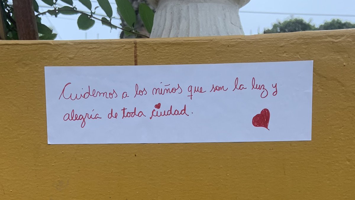 Dcornejo411's tweet photo. Algunas frases y dubujitos hechos x padres y niñes de la caminata por las infancias de ayer #FIIU7 https://t.co/P77DXHOYOh