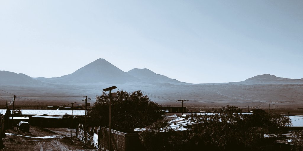 ☀️🌋 Domingo, con el Licancabur y el Laskar de acompañantes. Seguimos en la #RutaDelApruebo en la Lickana, tierra de salares y culturas milenarias #MeGustaLaNuevaConstitución 💕🦩🦙🌵 #NorteAprueba