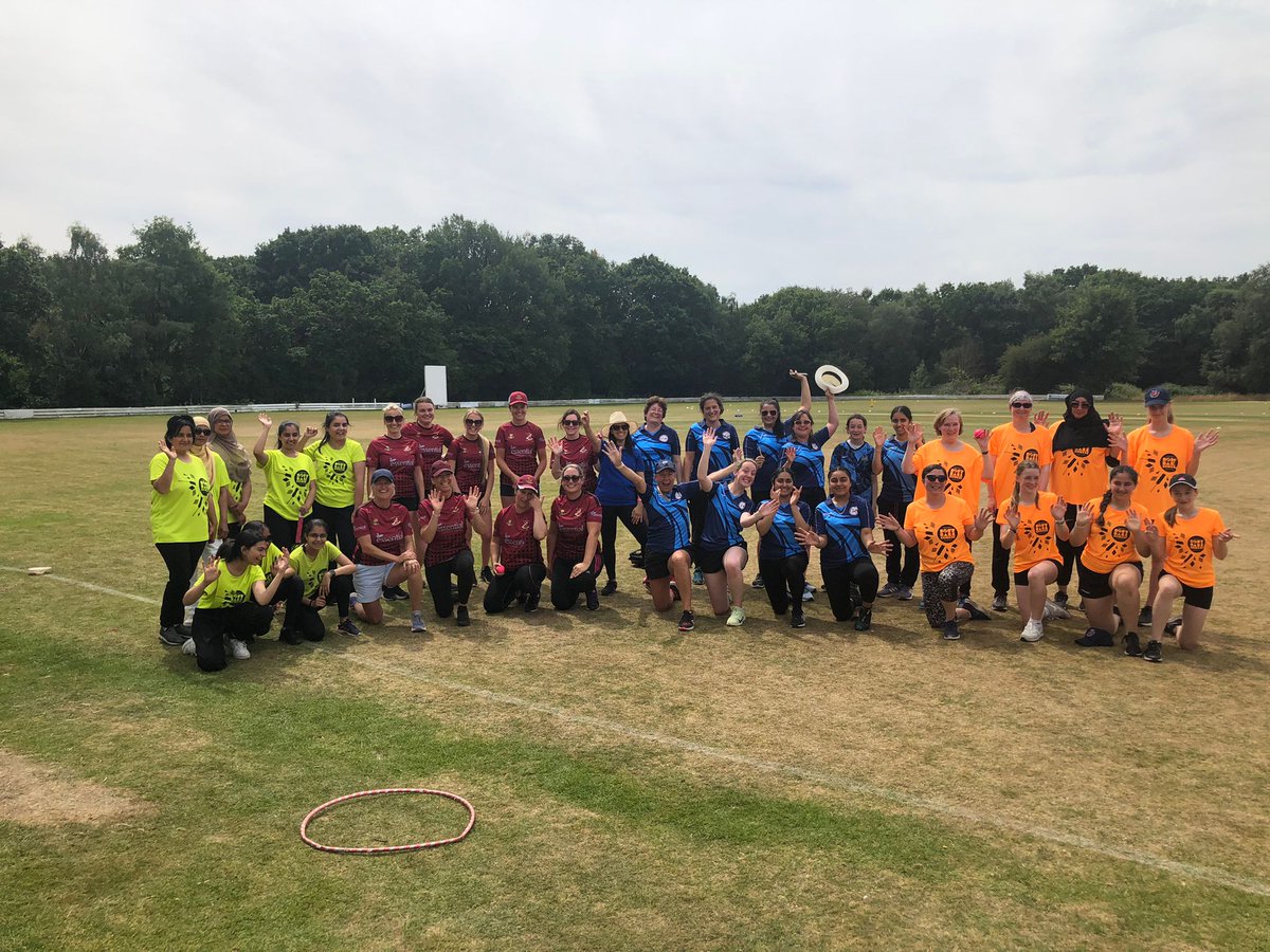 BatleySoftball's tweet photo. Throwback to our last game against North Leeds, hosted by Alowoodley Leo's Ladies Cricket Club. Cricket Festival raising money for @CWBglobal lots of fun😊 @OldLeosCC @AlwoodleyCC  @BatleyCC https://t.co/UXVMebVghs