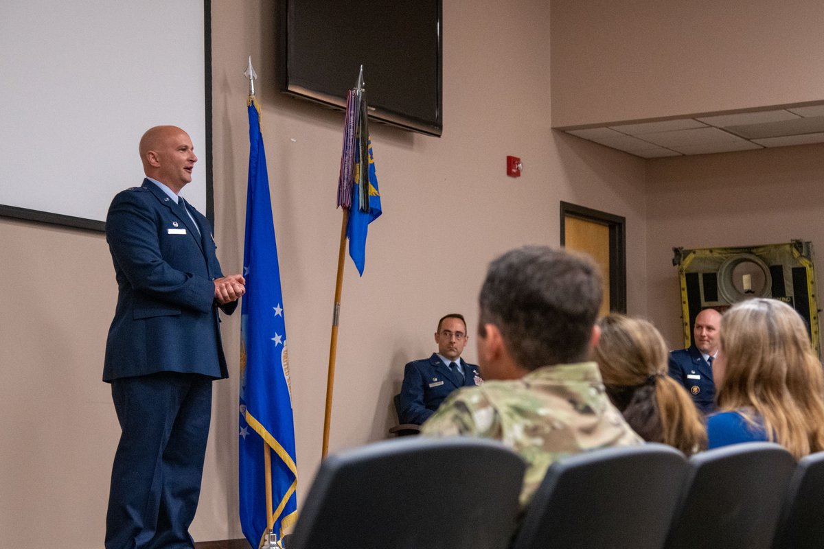 403rdWing's tweet photo. "My only charge to you is: saddle up and let's get it done." โ๏ธ
Lt. Col. Scott R. Hendrix kept his message to the #ReserveCitizenAirmen of the 815th Airlift Squadron #FlyingJennies short and sweet following a ceremony where he became squadron commander.
#ReserveReady https://t.co/Aui1K0vhyR