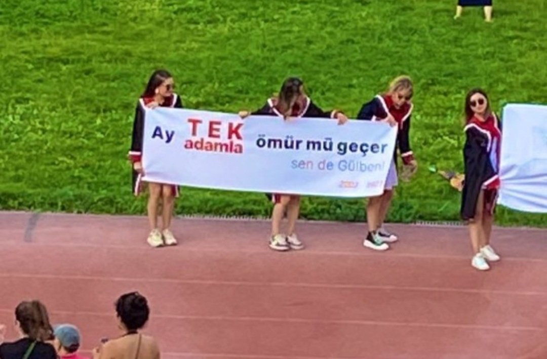 cga4d's tweet photo. bizim kizlar her yerde😍 https://t.co/DHzUd8pDmM