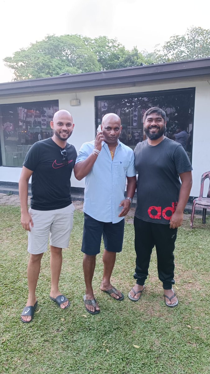 hafyhass's tweet photo. First schools Rugby game in ages #ICvSJC and met Master Blaster at the game @Sanath07 
#SLschoolrugbyleague #Pathana https://t.co/M3KqPSQqR0