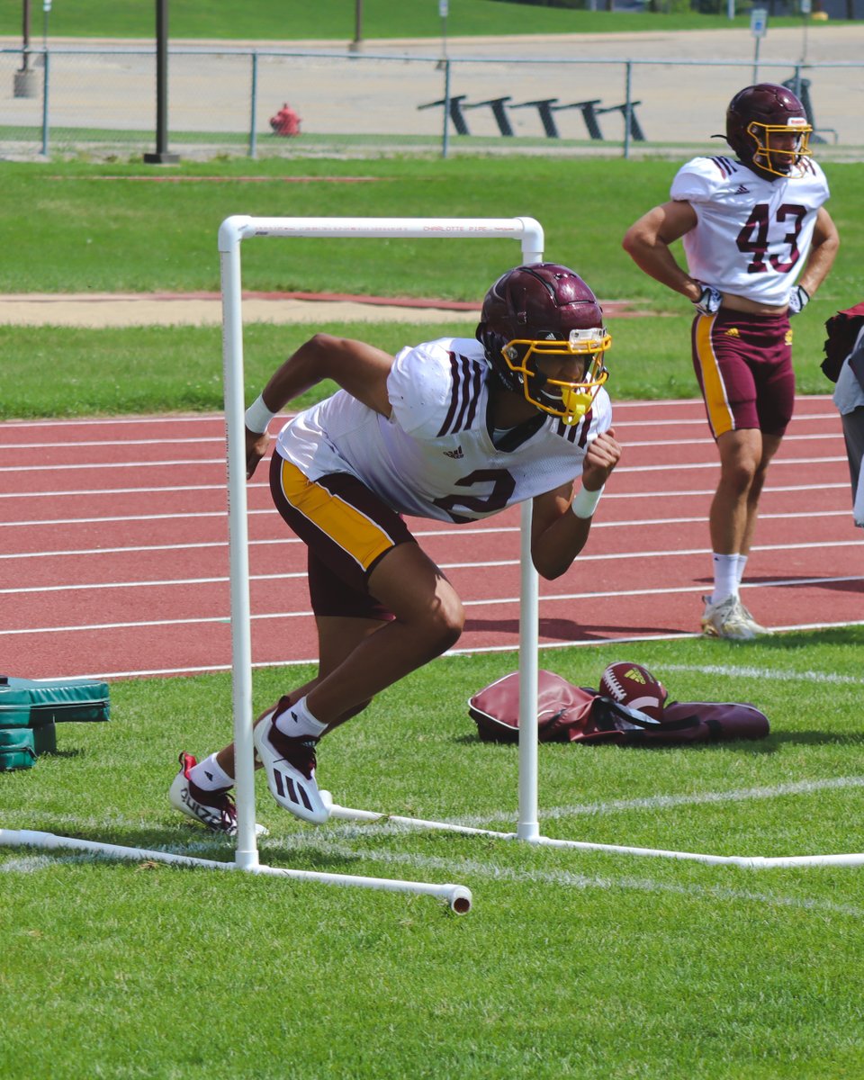 CMU Football Video (@cmufbvid) on Twitter photo 