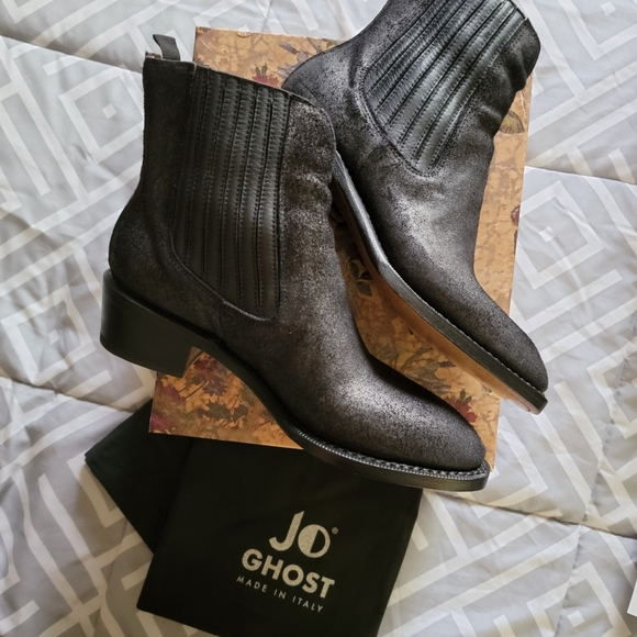 So good I had to share! Check out all the items I'm loving on @Poshmarkapp #poshmark #fashion #style #shopmycloset #bonfire #born #joghost: posh.mk/Ie2OhaGDisb