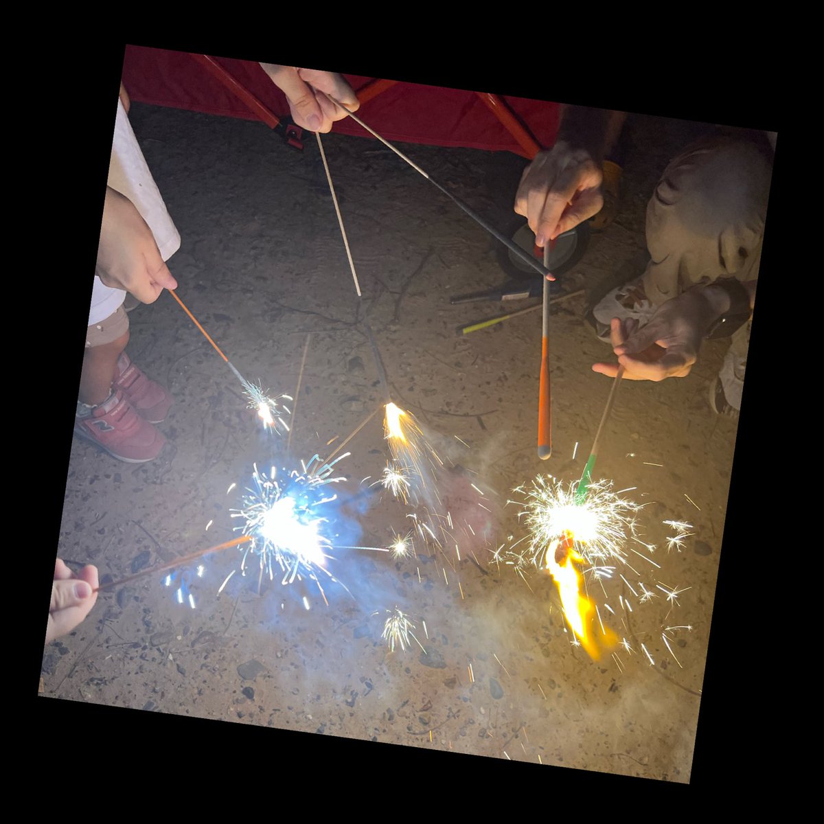 DaVinci_2000's tweet photo. 花火大会が、今年は

あちらこちらで催されるようですね🎆

うちでも、ちょっとやってみました😊

✨クラファンチャレンジ
　300パーセント達成٩( 'ω' )و https://t.co/w3chlxCjw6