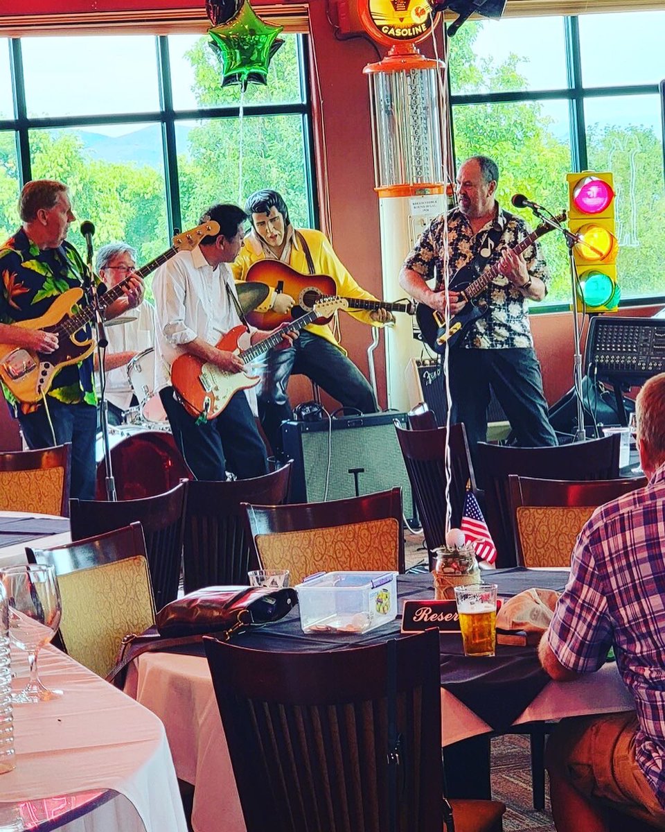 SilverOakGolf's tweet photo. Fun Friday at Silver Oak! Great music by the Starlighters with a special appearance by our own Mike Smith on the sax! Twilight golf league, music, food, and drinks. Perfect start to the weekend. https://t.co/mjtmt1QuVT