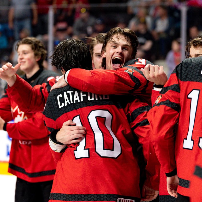2005VReds's tweet photo. Congrats to former '05 Vred @dylmack3 on his Hlinka Gretzky Cup gold medal last night! @UNBMHockey
@sclarkemack #vreds https://t.co/kKu9gihkZI
