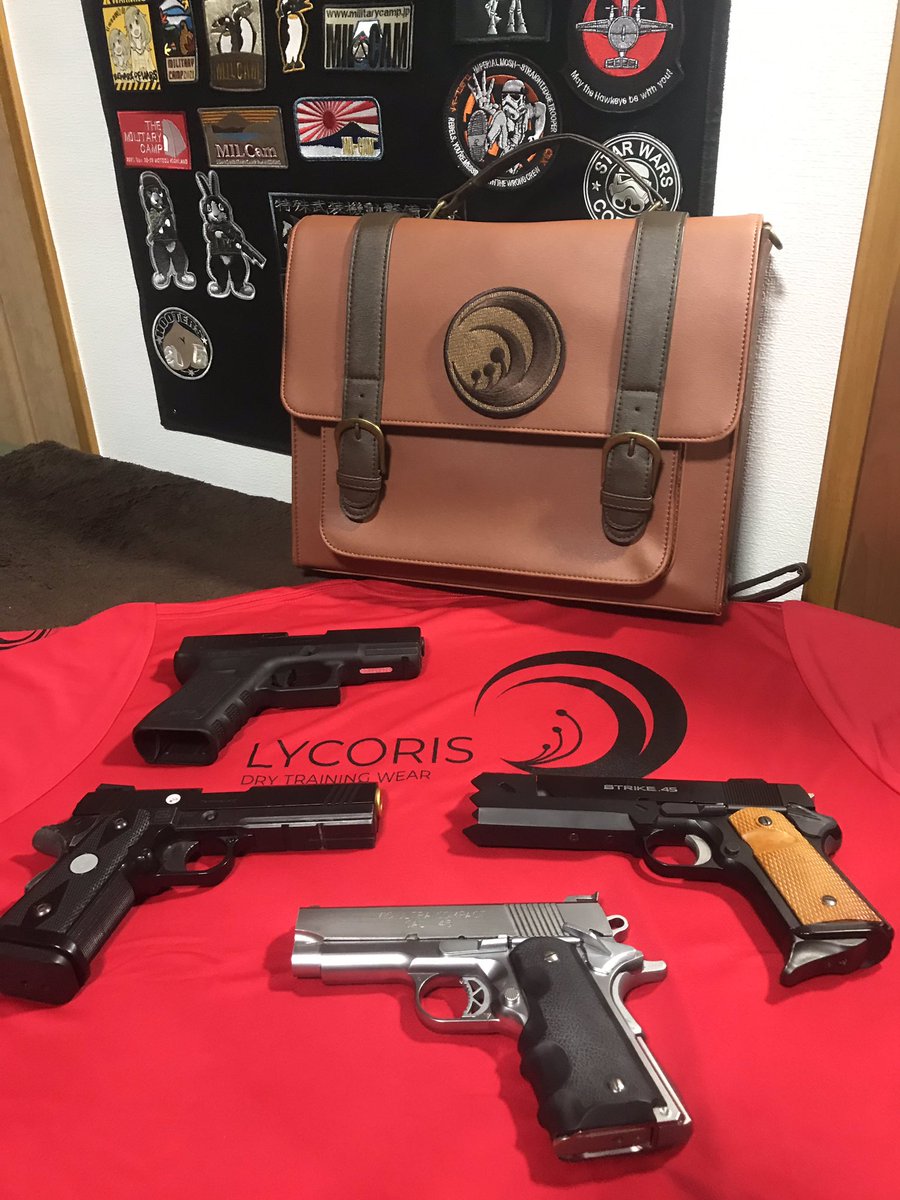圖https://pbs.twimg.com/media/FZjAnyuaQAAsiPG.jpg, 重現Lycoris的收納手槍機關背包