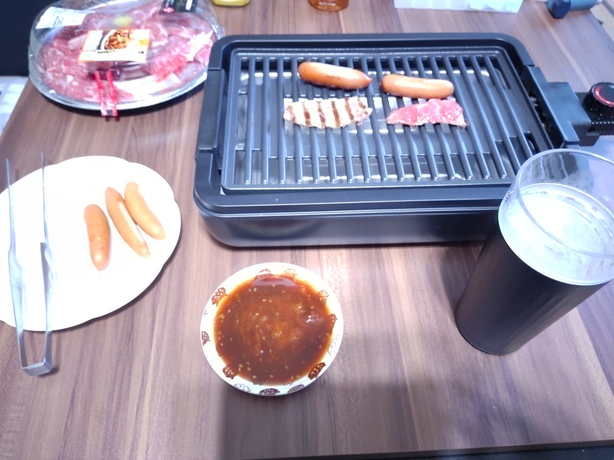 Jin_bonfire's tweet photo. 今日は、奥さんと娘は
KinKiKidsのコンサート
父ちゃん、家で一人焼肉っす！ https://t.co/pTtmT6AwSo