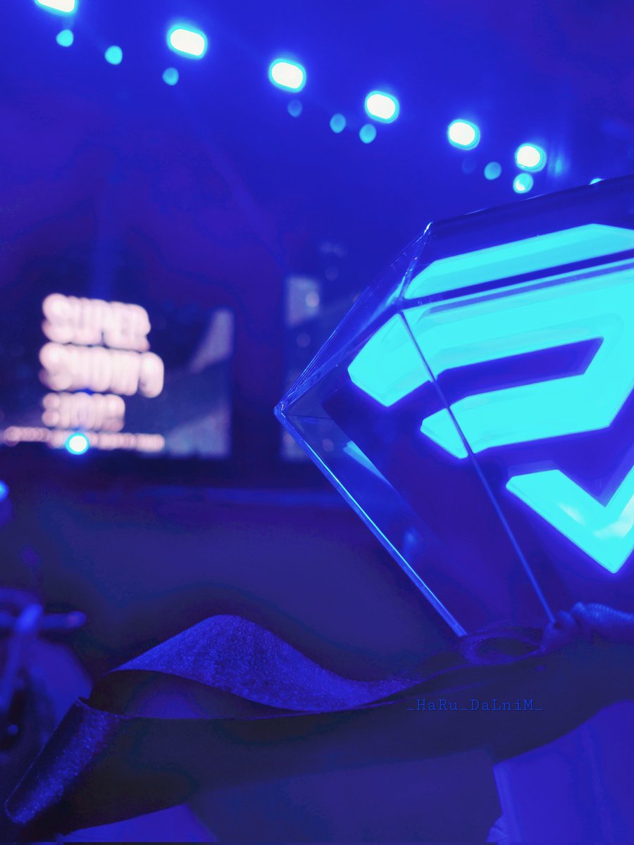 harudalnim1015's tweet photo. You'll never know how strong you are until being strong is the only choice you have. The last 48 hours will tell you why. WE ARE ELF π we will walk with you forever @SJofficial π
#SS9inManila #SUPERJUNIOR #LASTMENSTANDING #LASTFANDOMSTANDING
#SJxELF https://t.co/ZjTDxQdm0t