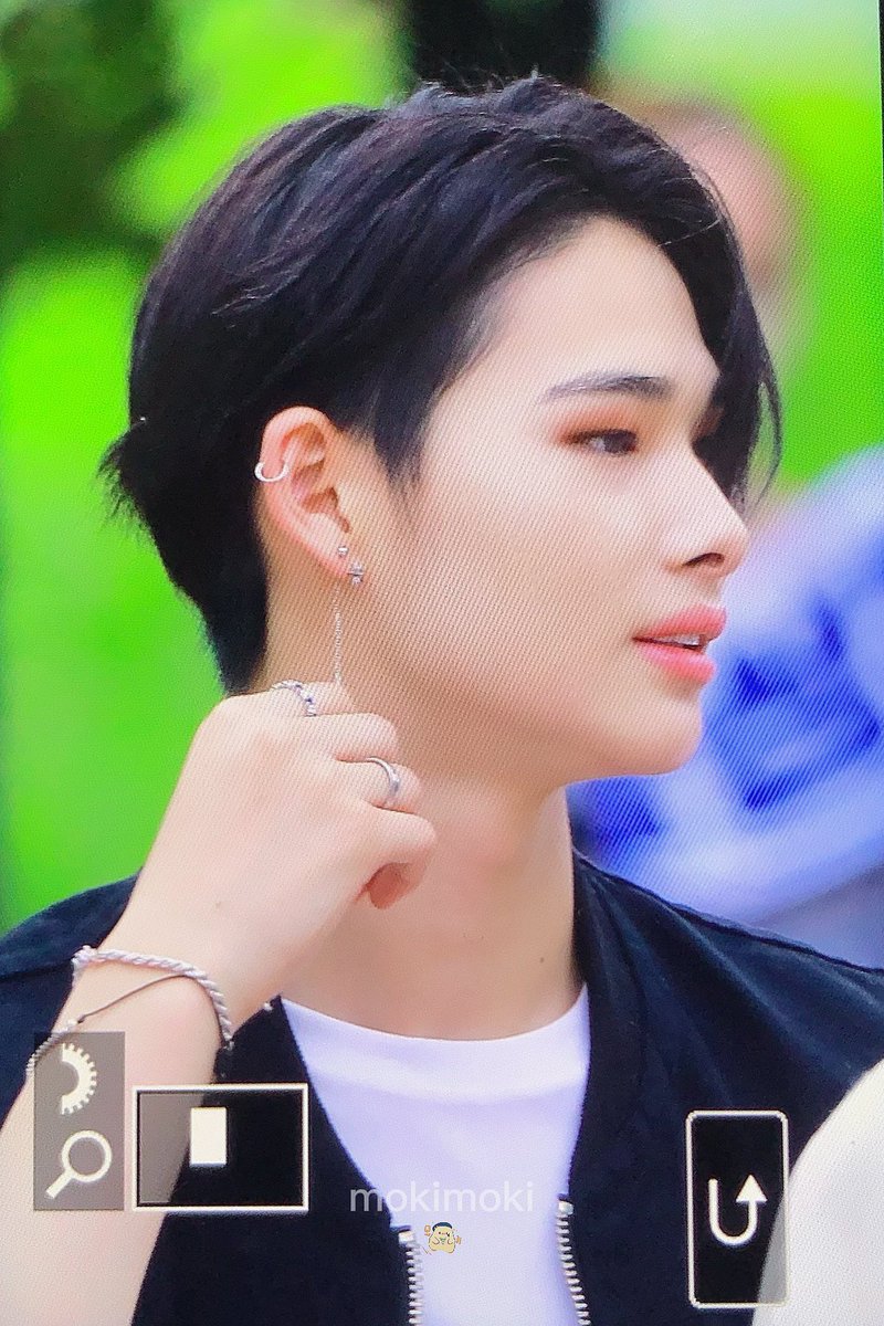 nnikikun's tweet photo. his beautiful side profile <333 #ni_ki https://t.co/eKuAzWRUan
