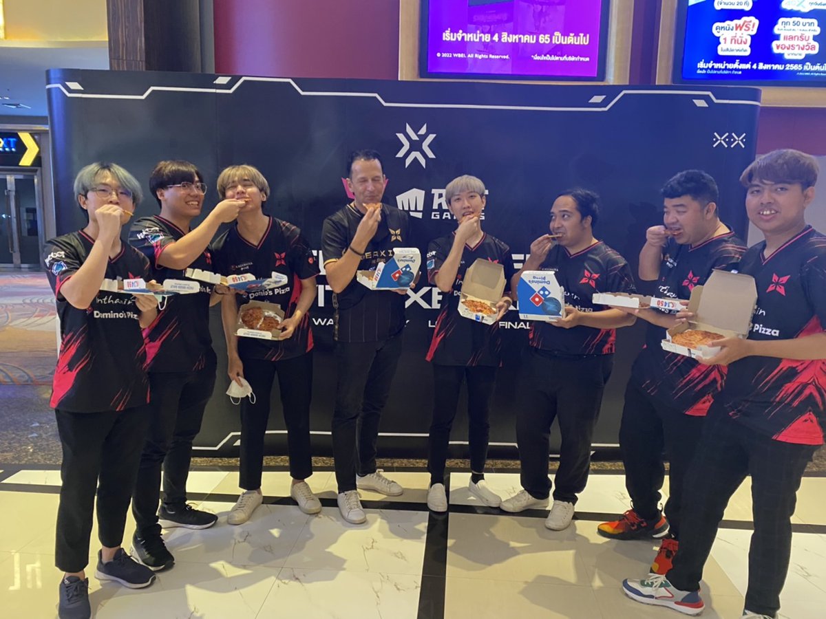 MarcusLuer's tweet photo. Having fun our Team at the M&amp;G event. @XERXIAESPORTS

Thanks @dominos 🙏

#WatchWithXia
#xerxia
#valorant
#lcqapac https://t.co/IZSV837EL5