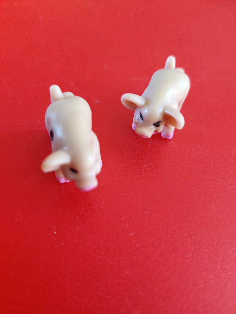 We've played so much Pass the Pigs on holiday a pig's ear has come off 😭 <a href="/PassThePigsGame/">Pass The Pigs</a> 🐖