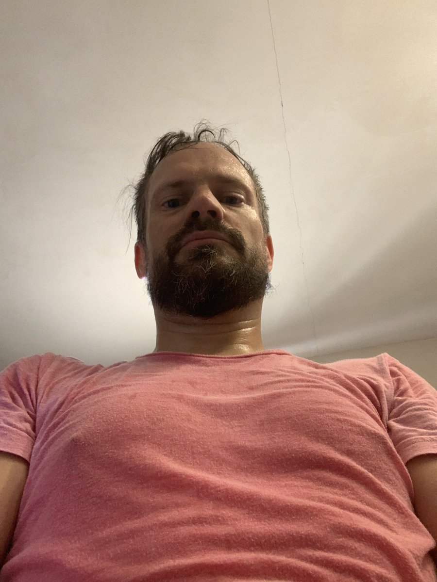 pierrejanaszak's tweet photo. Apparemment on transpire dans le sud 😅😂 #puits #creuser #transpiration #été https://t.co/pjUwWEYjpY