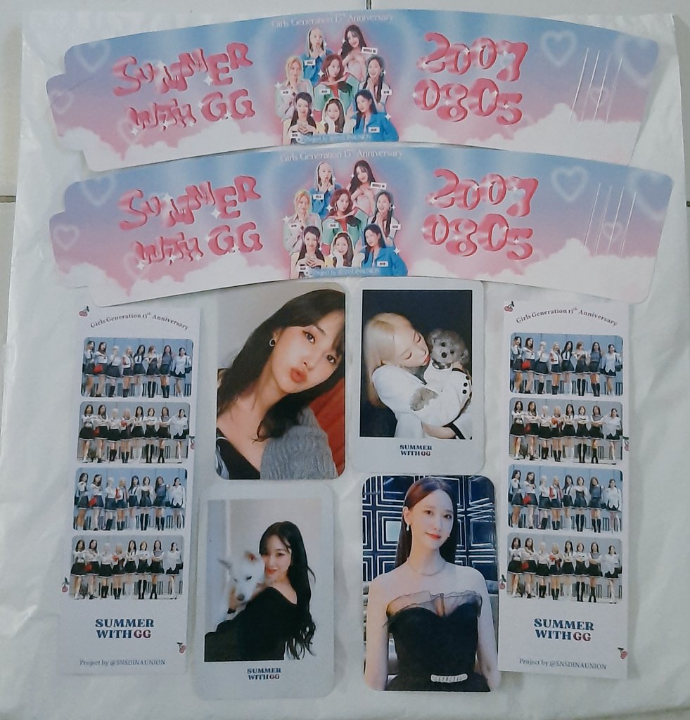 baeyeonyxx's tweet photo. Setelah banyak drama finally dpt jugaa thank uuu💓
#SummerWithGG
#SNSD15ThAnniversary 
@SNSDINAUNION x @kopichuseyoid https://t.co/dX1lhYVI1E