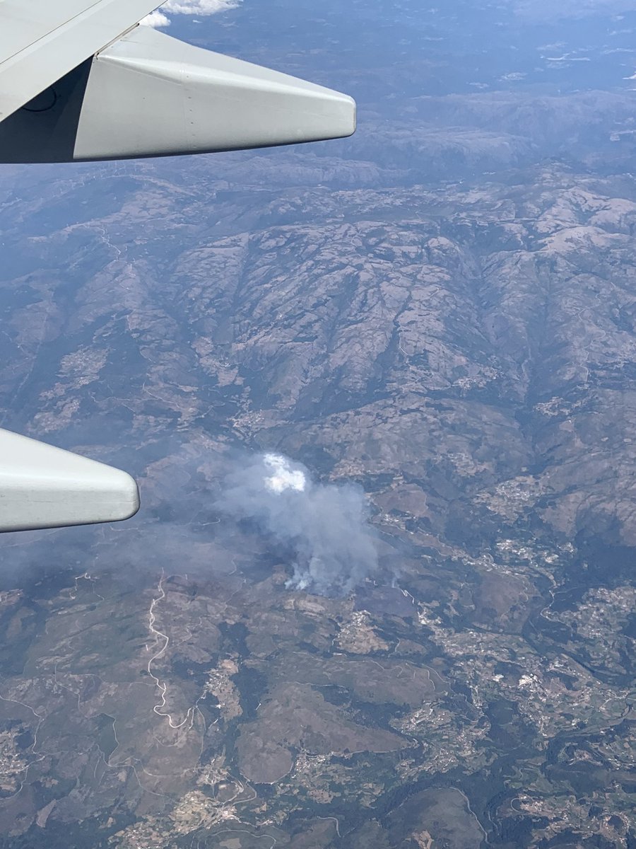 Pendant ce temps-là, la terre brûle #portugal #serradaestrela #incendies
