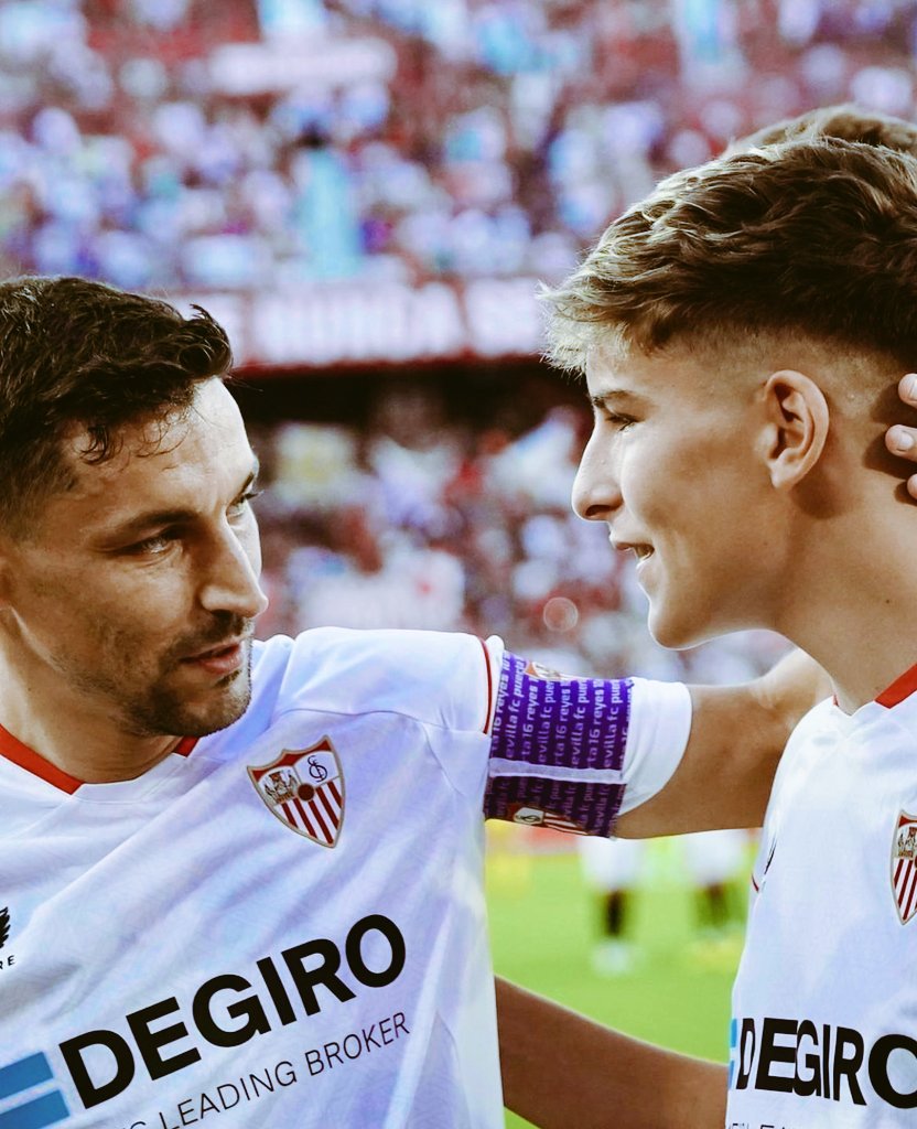 Sin duda la foto del Trofeo #AntonioPuerta #SevillaFC