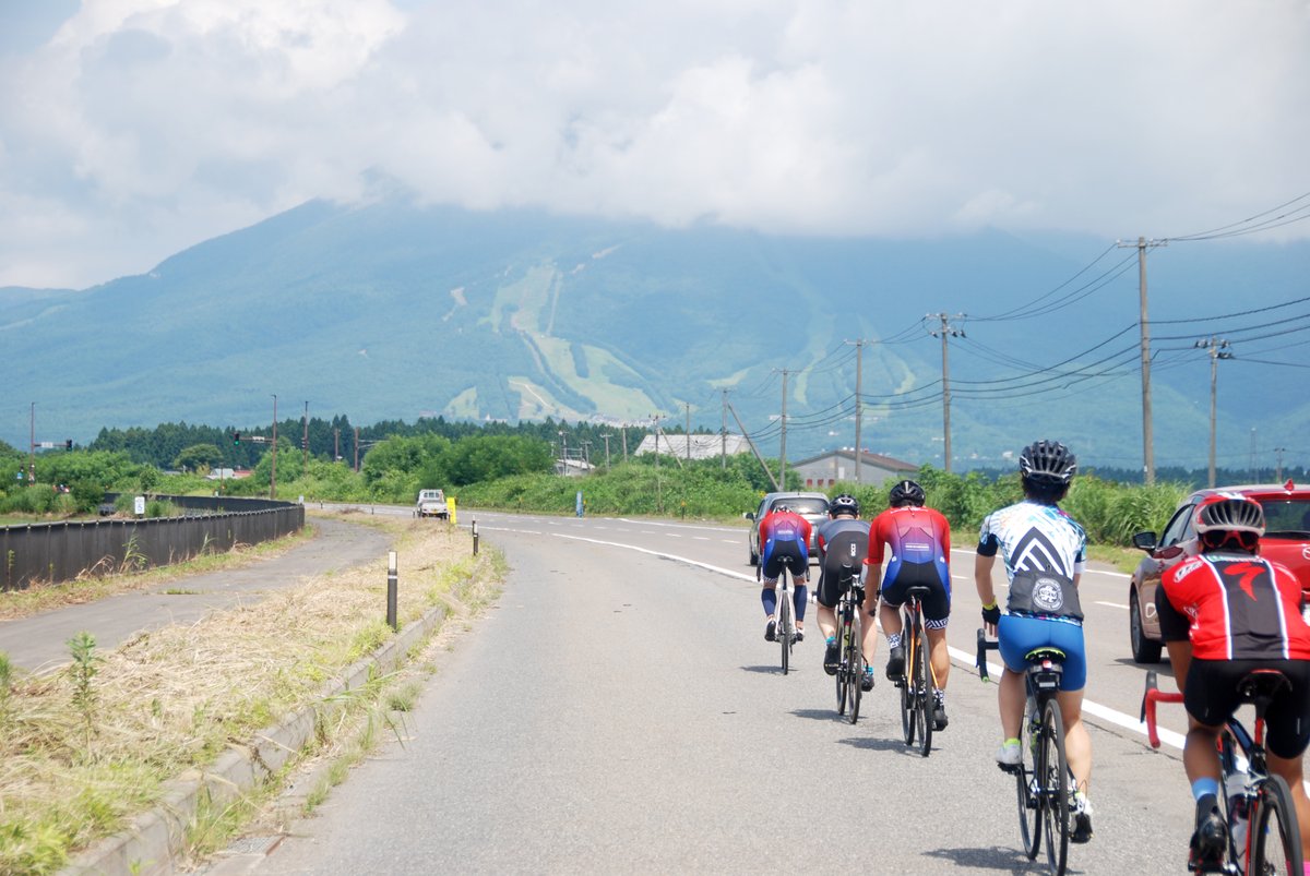 triathlon_fksm's tweet photo. 『第24回 #うつくしまトライアスロンinあいづ』まであと2週間。各地で練習をされていることと思います。
#郡山市 の #LoopCycle も逢瀬公園→御霊櫃峠→天神浜（OWS）→逢瀬公園の練習会が行われました。

#SPECIALIZED福島 #猪苗代湖 #会津 #トライアスロン https://t.co/oQM3fk6WL8