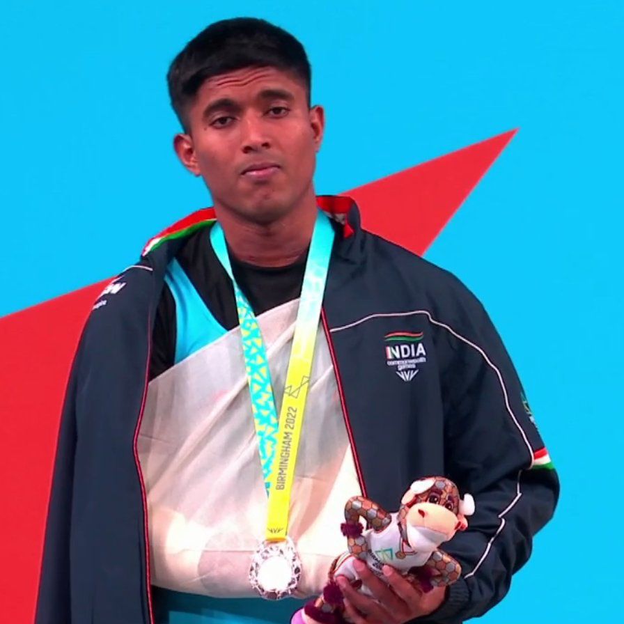 I would like to thank Govt. @Media_SAI , TOPS for getting the elbow surgery done for our silver medalist Sanket Sargar in London. He got injured during his competition at CWG. On the request of Weightlifting Federation, govt. immediately released funds and got his surgery done.