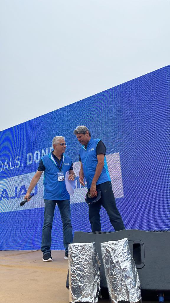 bajajlife_in's tweet photo. A new GUINNESS WORLD RECORDS™ achievement for “Most people holding the abdominal plank position with 4,454 participants.
Here are glimpses of excitement and lighter moments from the third edition of the Bajaj Allianz Life #Plankathon.

T&amp;C Apply

Ad code: BJAZ-PC-EC-00959/22 https://t.co/V0hzc6Eray
