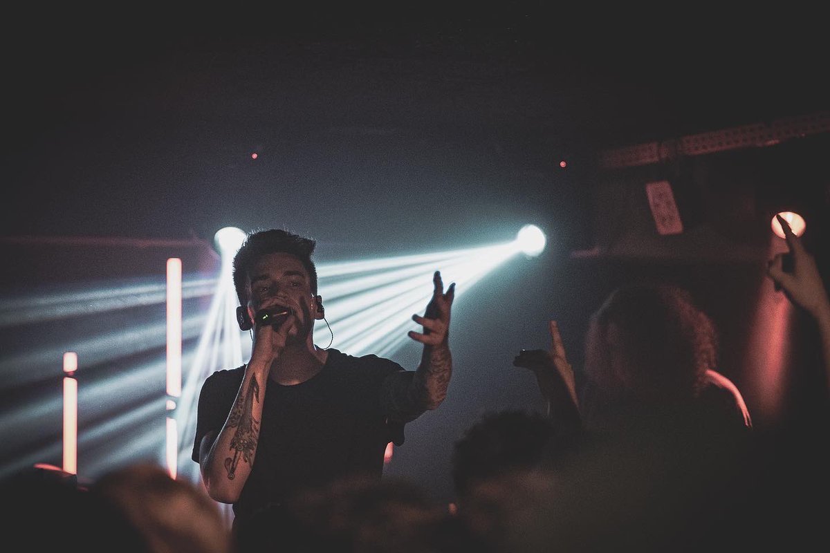 thisismonuments's tweet photo. Cologne, you were legendary last night!!
Berlin, we’re coming to melt your faces tonight 🔥💀
——
#thisismonuments #monuments #cologne #event #events #InStasis #riffs #djent #progmetal #progmetalcore #centurymedia #sonymusic #singwall #sennheiser #tourlyfe #tourlife https://t.co/DxgNOMhMyC