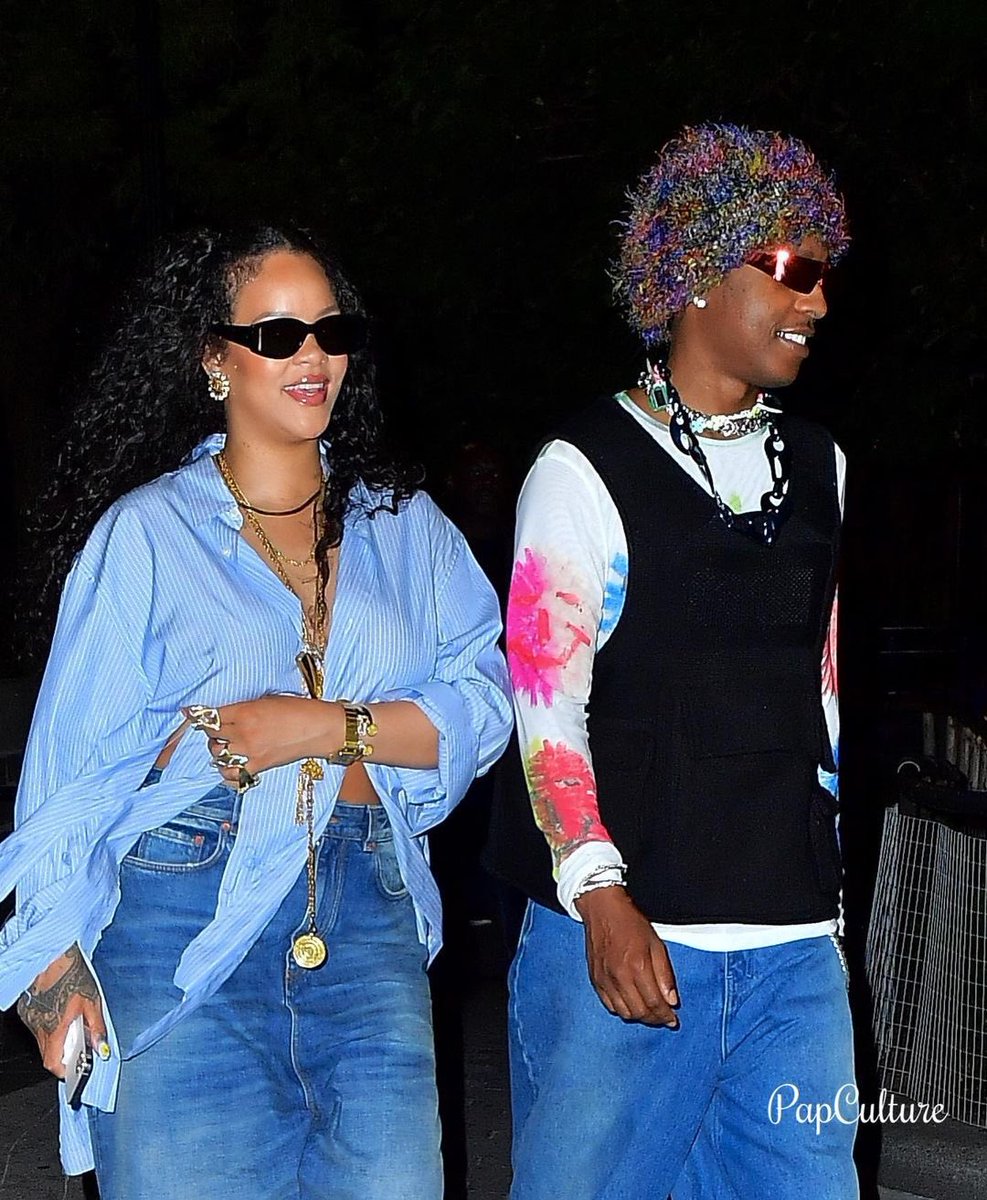 mrsawge11's tweet photo. Rocky and Rih date night in NYC at 4am ⚠️ #asaprocky #rihanna 
[📸: wavypeter, 247papsofficial, papculture] https://t.co/wjdurccZeJ