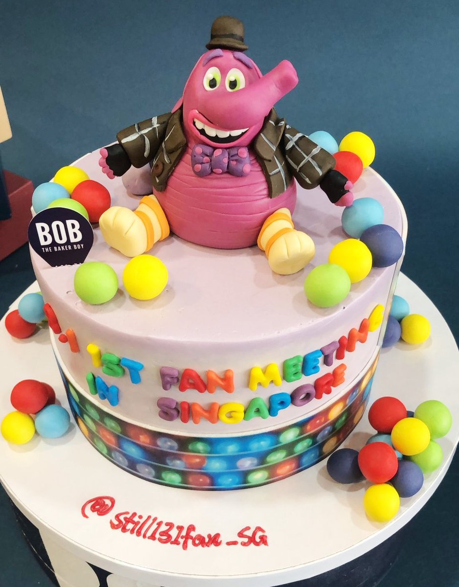 Still131fan_SG's tweet photo. B.I 1ST FAN MEETING FAN SUPPORT 
by Still131fan Singapore 

.
.

Specially Customised 
Bingbong Cake 🎂 

HANBIN IN SINGAPORE
#BIOfflineinSingapore #HANBIN #김한빈 
@shxx131bi131 @131online https://t.co/94WwXwND6t