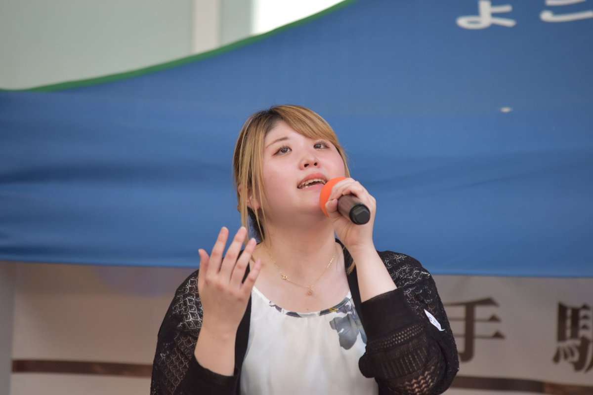 kai0329akita's tweet photo. 引き続き、sphiaのステージ🎤
つむぎちゃんにひたすら本気を出しまくるという📸w
あっという間だったけどじっくり見れて楽しい時間でした🎵
またライブ見に行きます❗
#sphia
#つむぎ
#納涼ビアガーデン
#横手イースト https://t.co/kE1AwH9ZNL