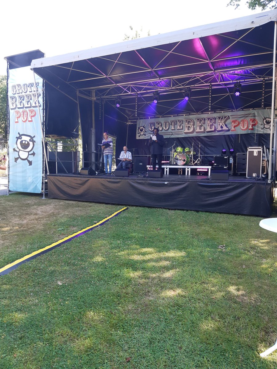 Het eerste optreden is altijd voor de winnaar van GGZE Got's Talent. Dit jaar Kell's Choice van De Boei Valkenswaard

#GroteBeekPop #Gratisfestival #eindhovendegekste #landgoeddegrotebeek #7augustus2022 #jubileum10x #Stiekemdansen