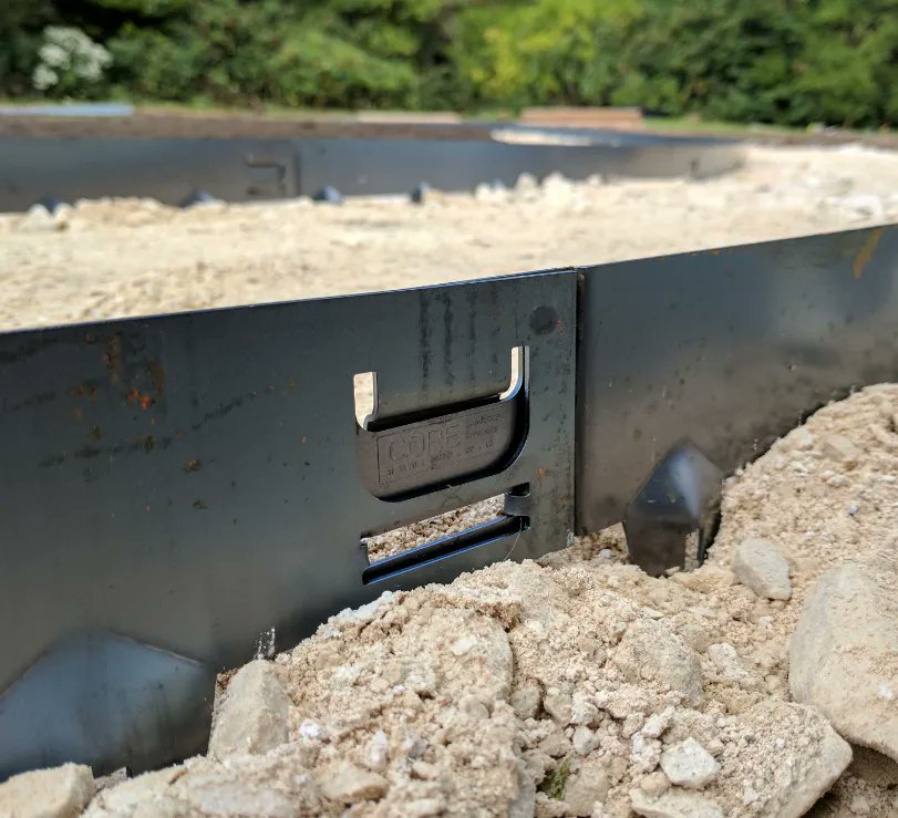 bpsbuildit's tweet image. GARDEN EDGING the CORE EDGE way... a flexible steel edging with a galvanised zinc coating for your landscaping project which is suitable for edging lawns, borders, patios, pathways, and driveways. 
▶️ bit.ly/3JANzpF  

#landscapes #gardenedging #coreedge #edging #steel