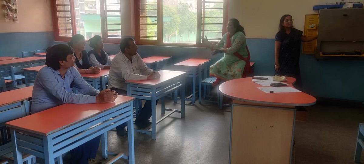 PublicAhlcon's tweet photo. Under the great initiative of 8 to 2 - English as a campus language a workshop for the transport department staff was https://t.co/4KtUR67UG7 to MS Sumedha ,Ms Aditi Narain and Ms Jyoti Nautiyal. @ashokkp @Ahlconpublic1 @sanjeevbansal06 @MamthaSays @seemasoniaps @GanguliKuhu https://t.co/ffsY1UA2nO