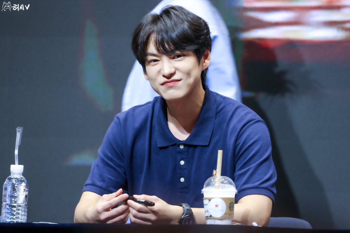 heosi1214's tweet photo. 220717 위드뮤 팬싸 HQ
찬스타-@
기염둥이...🫠
너무 기여워!!!
♥︎♥︎♥︎
#빅톤 #VICTON #Chaos
#허찬 #찬 #찬스타 #HEOCHAN #CHAN #ChanStar #허시 #HeoSi https://t.co/ch0JvqJisG