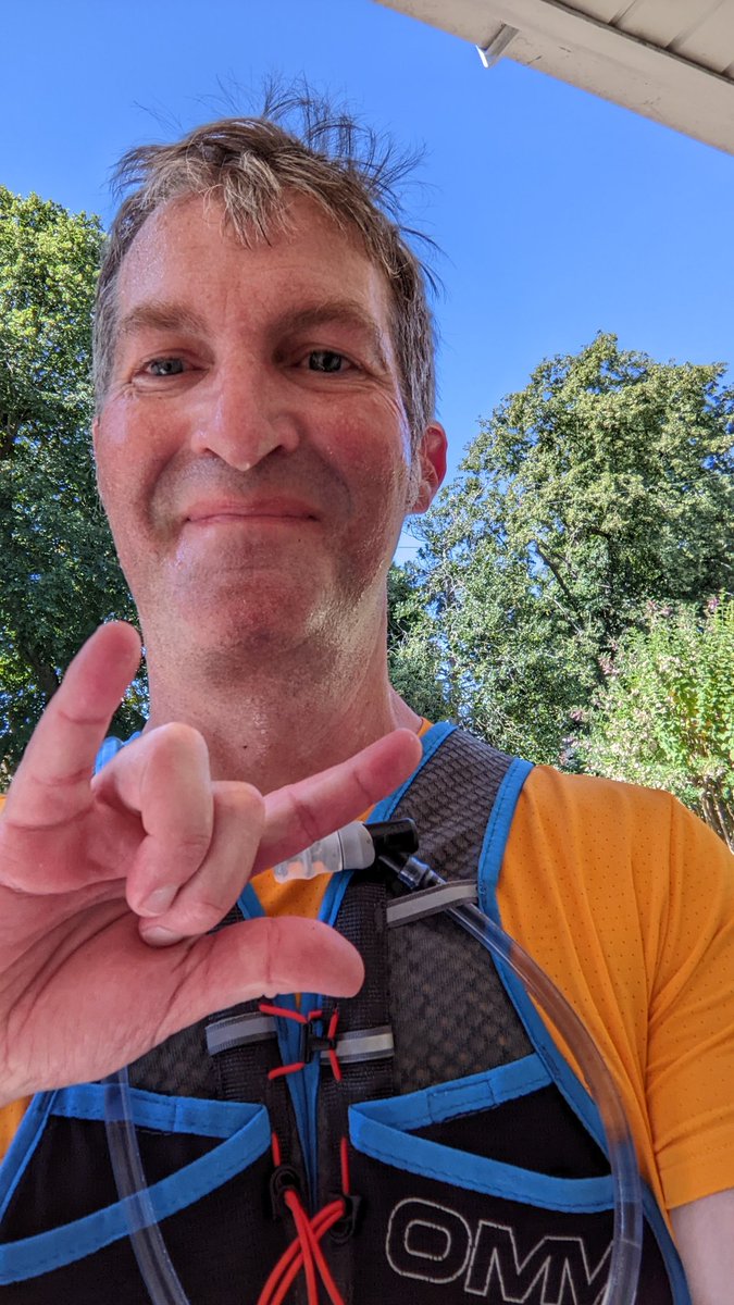 Adamdientes's tweet photo. A muggy 14km #vrc @runningpunks That's week 1 of @biggytimmkins running plan done. Feeling positive after 4 good outings! https://t.co/ug8k893fBF