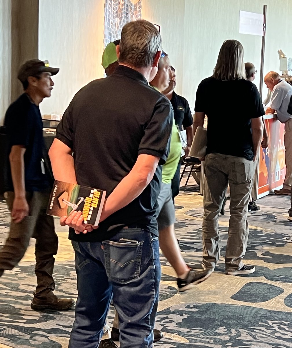 paul_raymer's tweet photo. Salty Air Publishing 8/7/22 - https://t.co/qjSc1g8aQX Readers are the ultimate goal. Signing and selling at the Energy Outwest Conference. #crimefiction, #CapeCodMurder, #summerbeachread https://t.co/X8QzTgf3TT