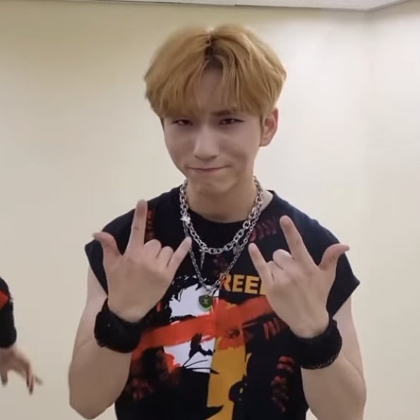🤟🏼🤟🏼