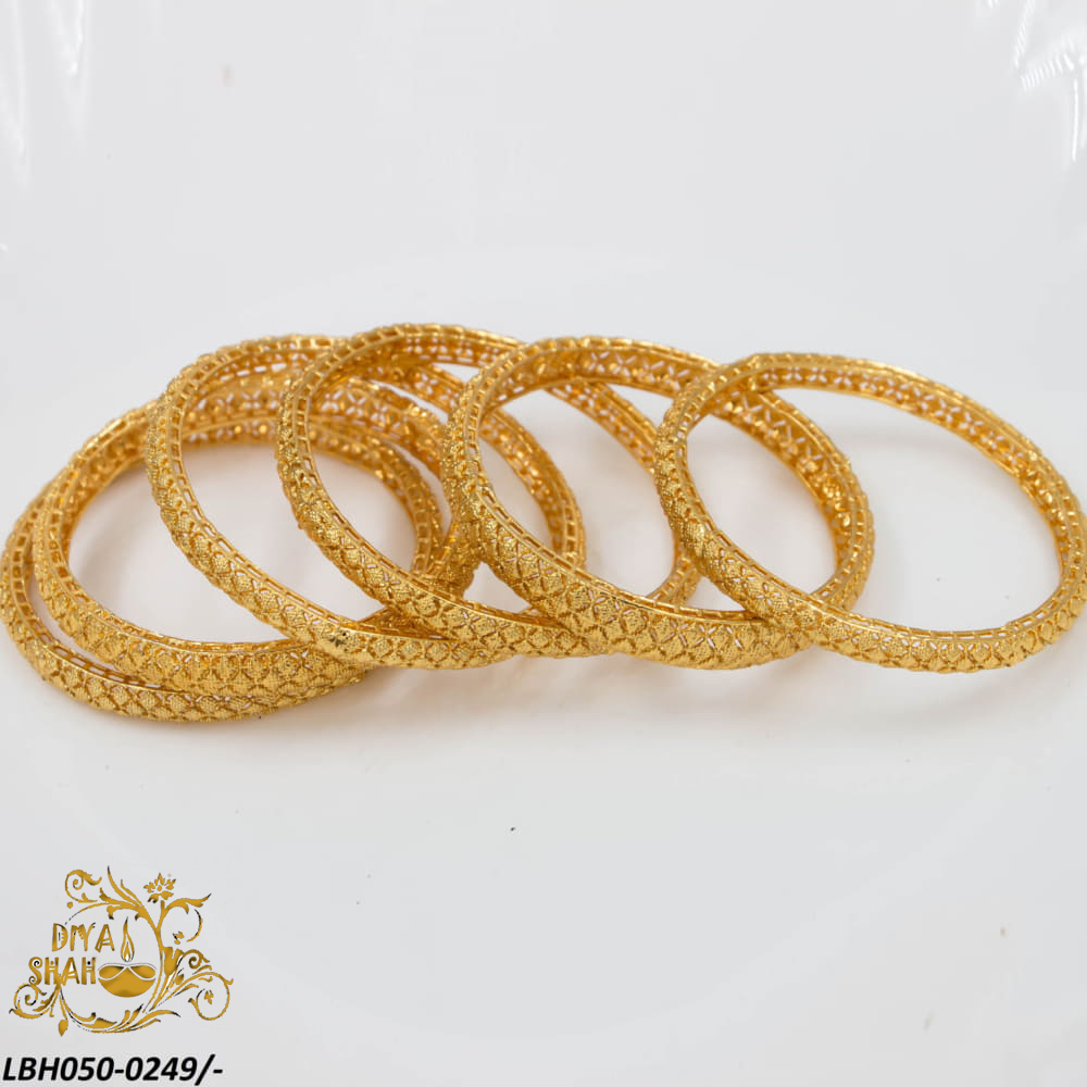 sulefa786's tweet photo. #DiyaShah brings Latest Ethnic #bangles six piece set
The Latest: Women's #Gold Bangle Designs Collection
https://t.co/nG6Tn1ZN8B https://t.co/fBHsXtBicl
