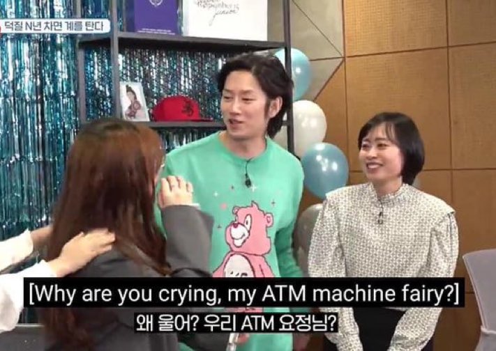 heechullieoppa's tweet photo. when heechul tries to cheer up his crying fans: https://t.co/u5w1QVvbBK