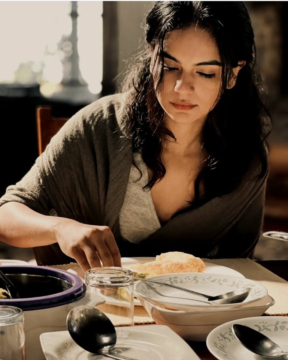 MonishaMohan_'s tweet photo. Good evening :) https://t.co/YmtBh2NrvH