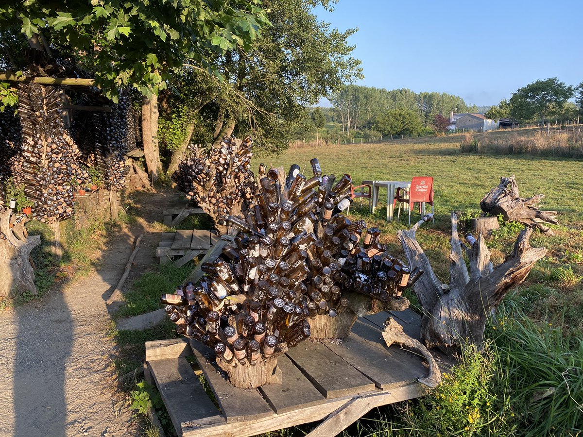 t_hersche's tweet image. Lasst uns eins trinken #caminodesantiago #camino
