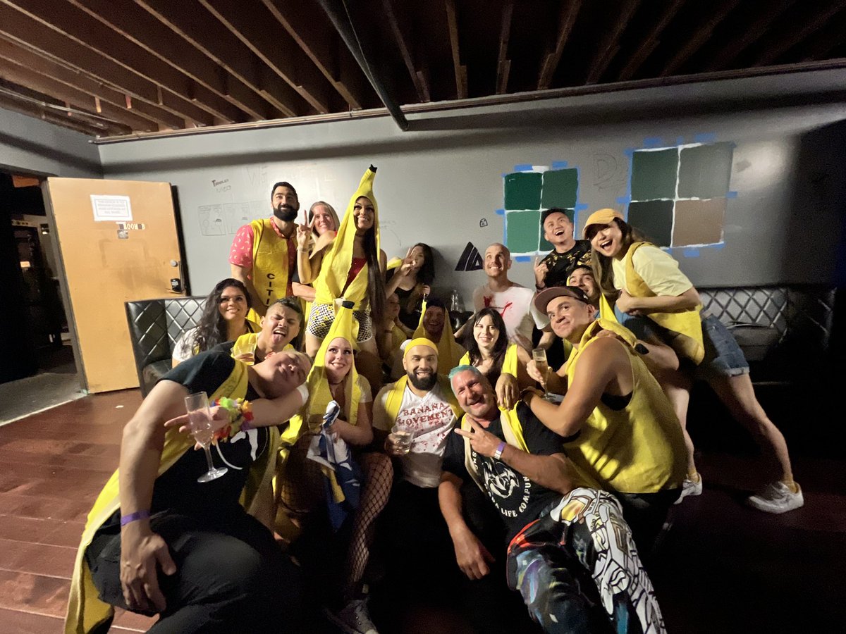 Jaysta5's tweet photo. Post @dadalife show… banana fam  vibes https://t.co/h8WP5Zx55d